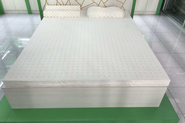 Graphene latex mattress