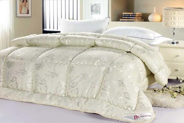 How many kilograms of silk quilt is suitable for winter